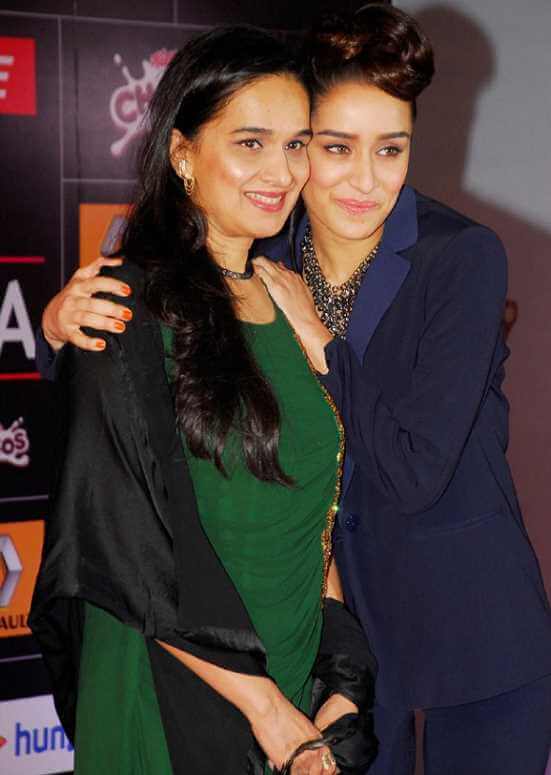 Shraddha Kapoor with her Mother