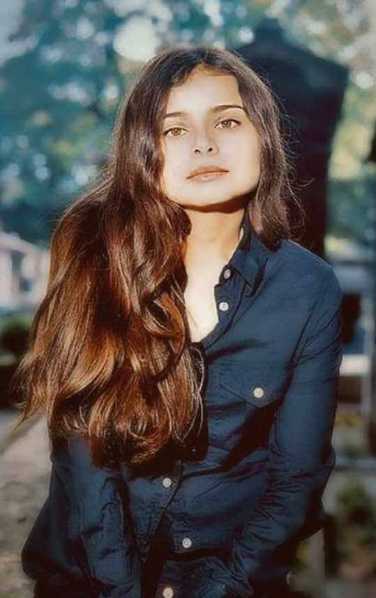 Hope Sandoval HD Picture. 