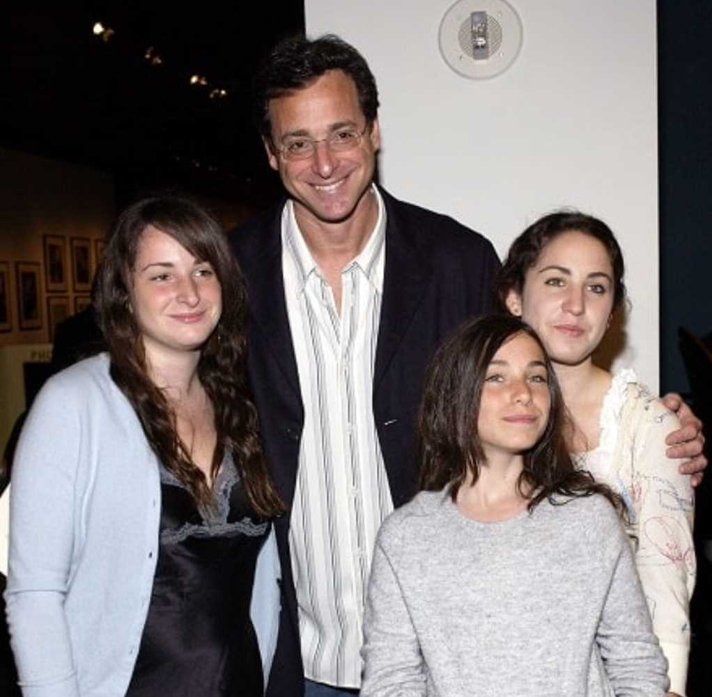 Jennifer Belle Saget with father and siblings Photo