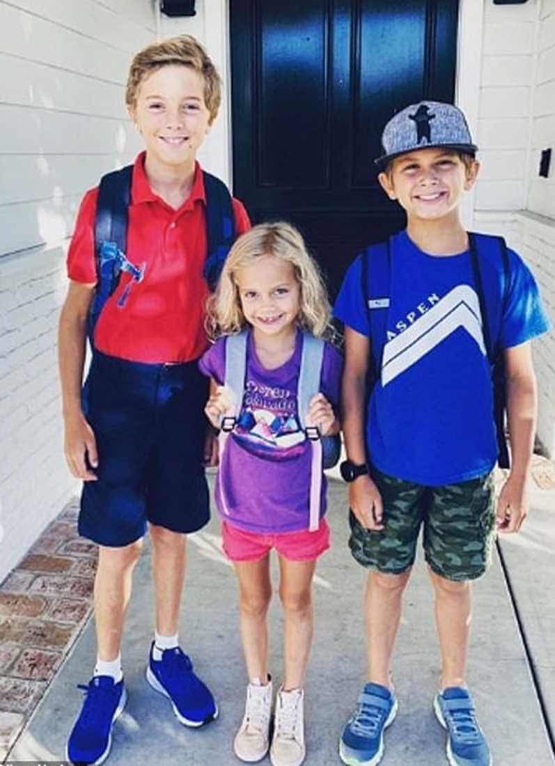 Bodhi Hawn Hudson with his sibling's photo