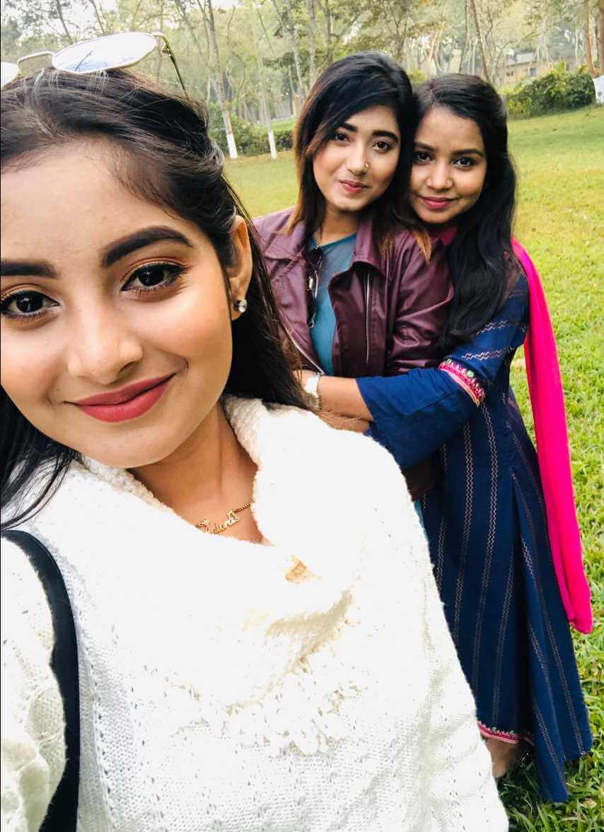 Nusrat Jahan Ontora Selfie with her friends