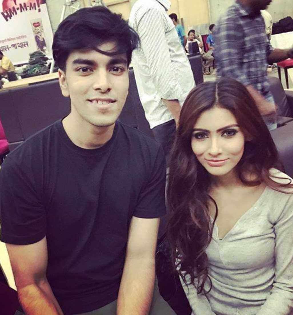 Salman Muqtadir with his Girlfriend Jessia Photo