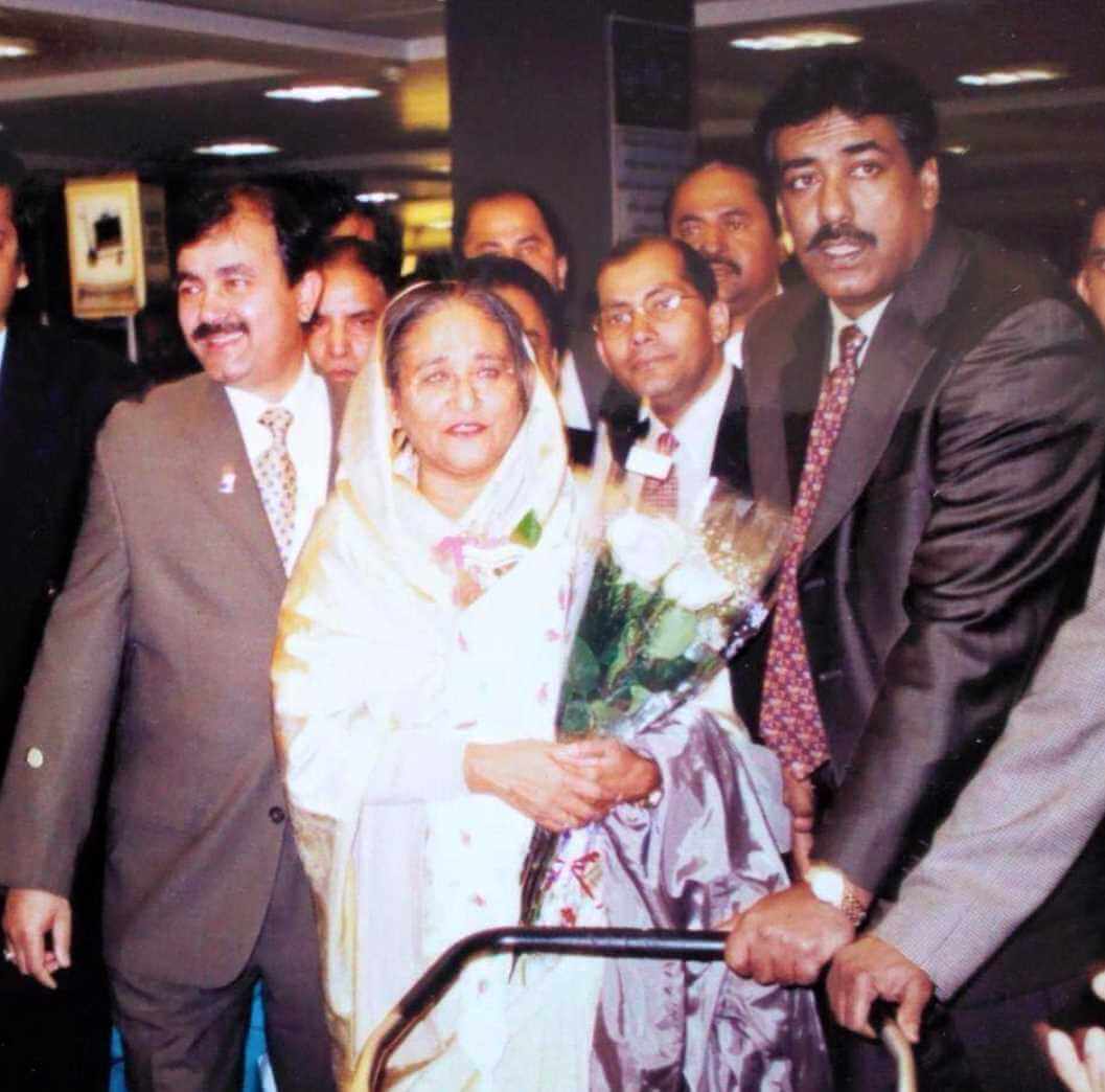Shamim Osman with Sheikh Hasina Photo