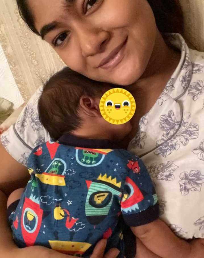 Shamma Rushafy Abantee with her son photo