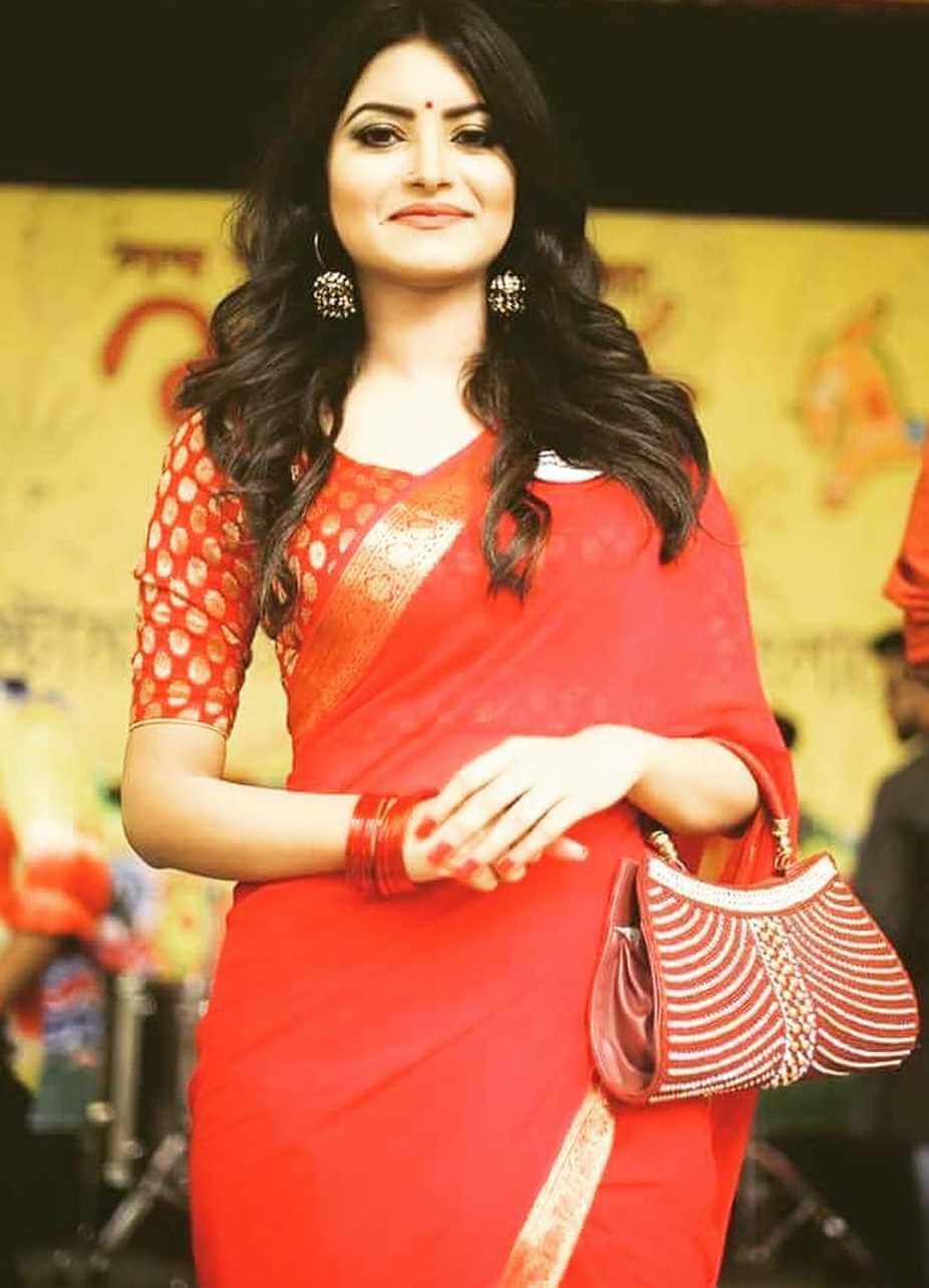 Nazifa Tushi Red Saree Pic