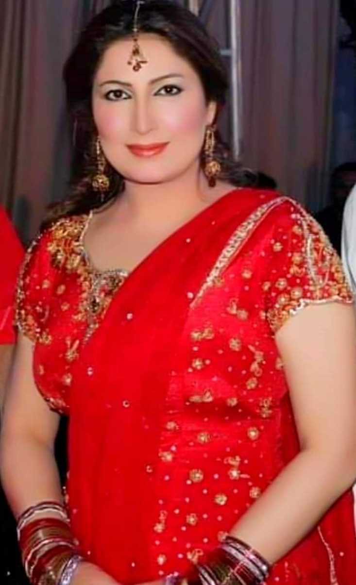 Saima Noor Red dress Pic