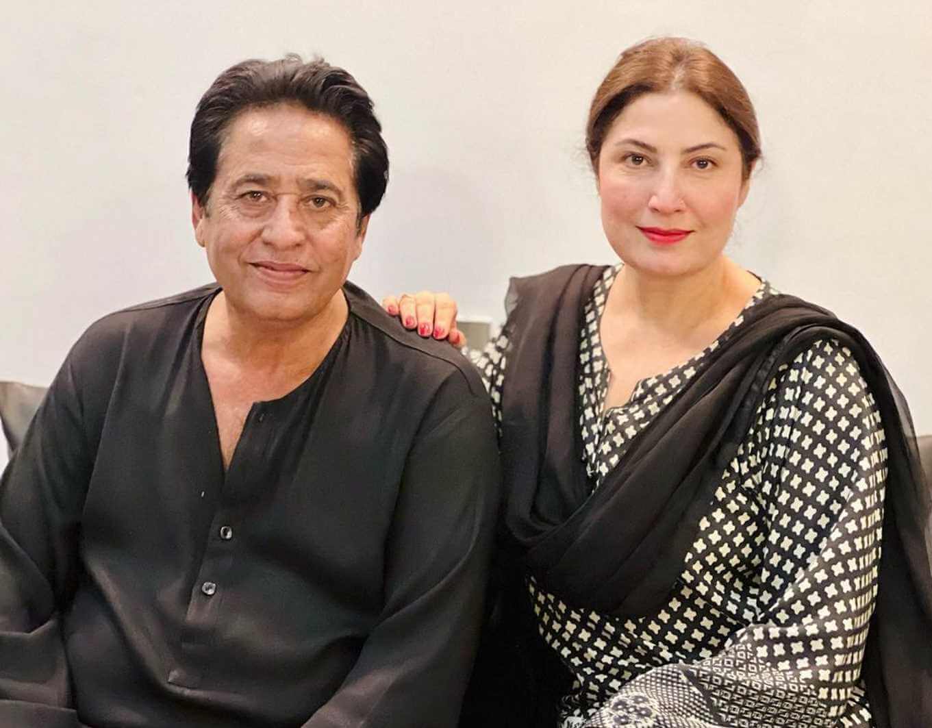Saima Noor With Her Husband Photo