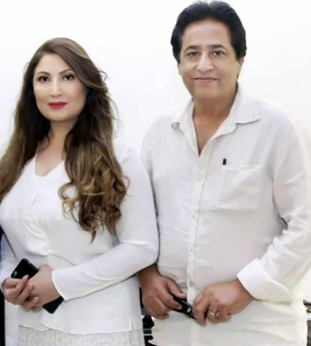Saima Noor With her husband picture