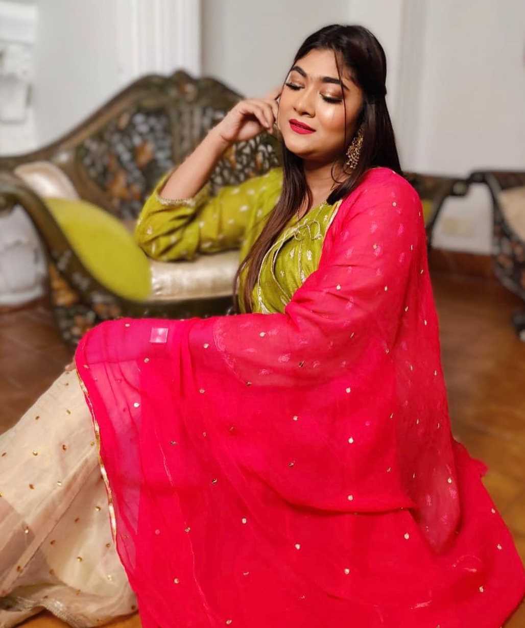 Shamma Rushafy Abantee Red Dress Photo