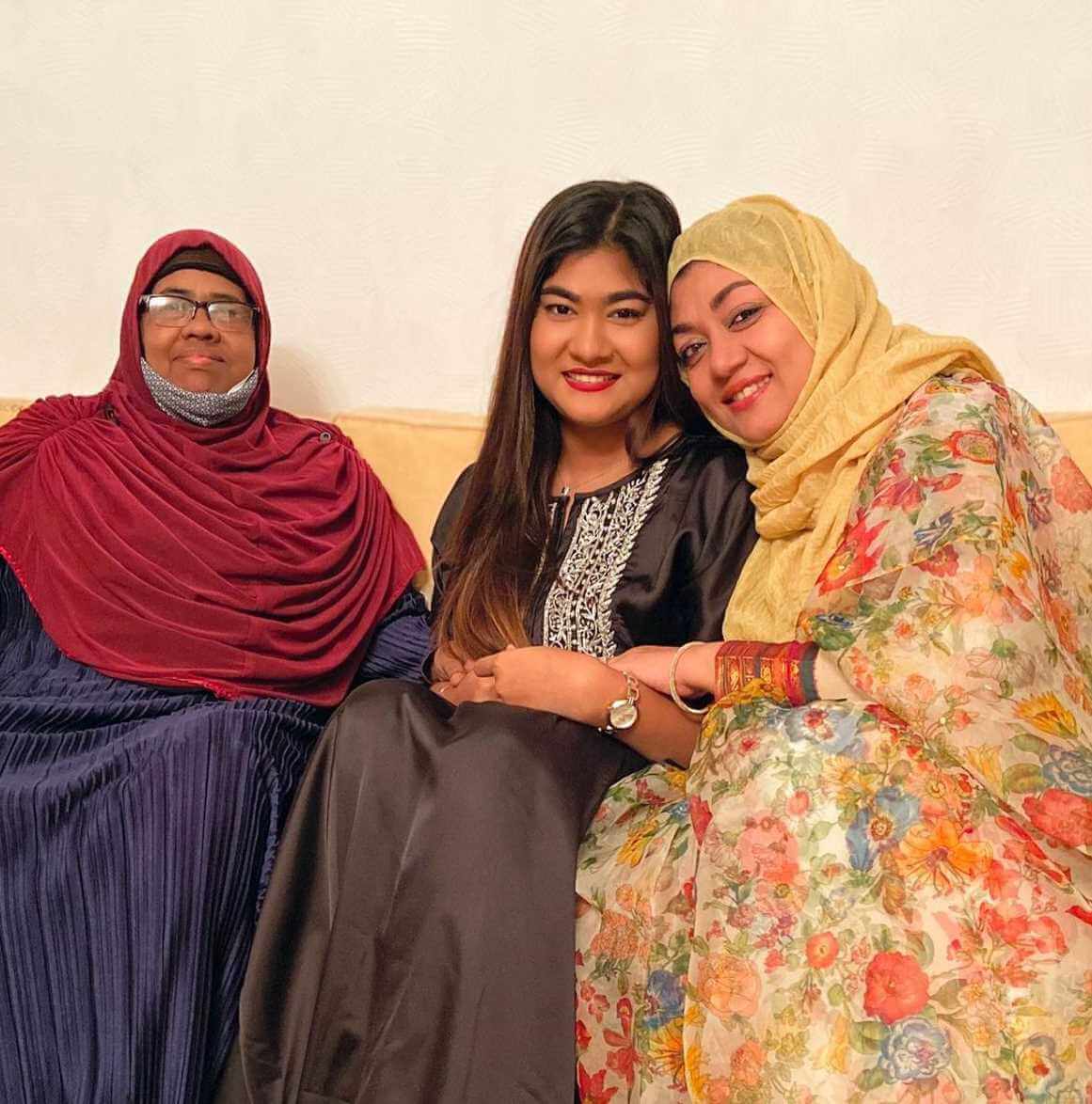 Shamma Rushafy Abantee with her mother and mother in-law photo